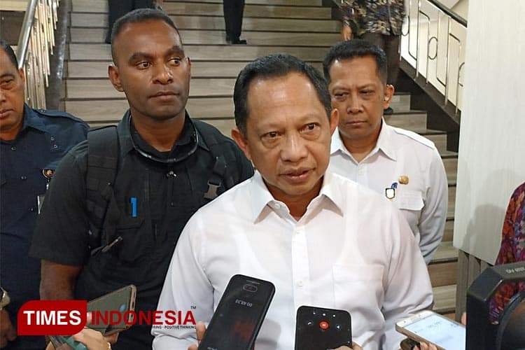 Beda Tantangan, Mendagri RI Imbau Pemerintah Daerah Antisipasi Arus Mudik Lebaran 2025