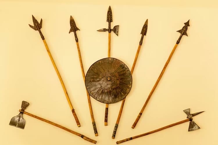 Penasaran dengan Busur dan Anak Panah Tertua di Dunia? Yuk, Simak Penjelasannya