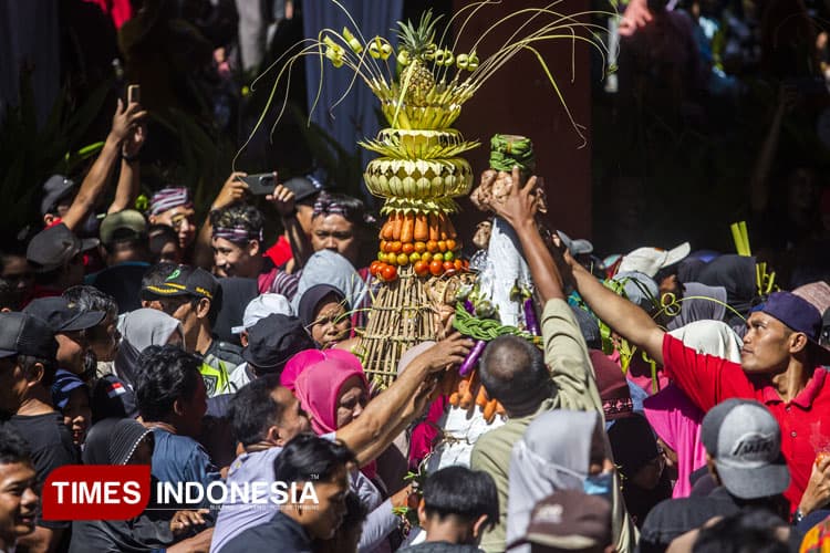 Meriahnya Grebeg Syawal di Bukit Sidoguro Klaten: Ribuan Warga Berebut Berkah Ketupat Usai Lebaran