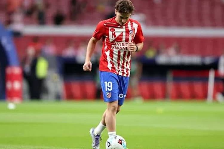 Atletico Madrid Kehilangan Julian Alvarez Saat Lawan Liverpool di Liga Champions