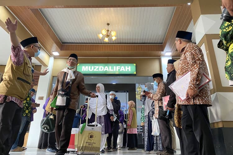 Kepulangan 384 Jemaah Haji Kota Yogyakarta Disambut Haru